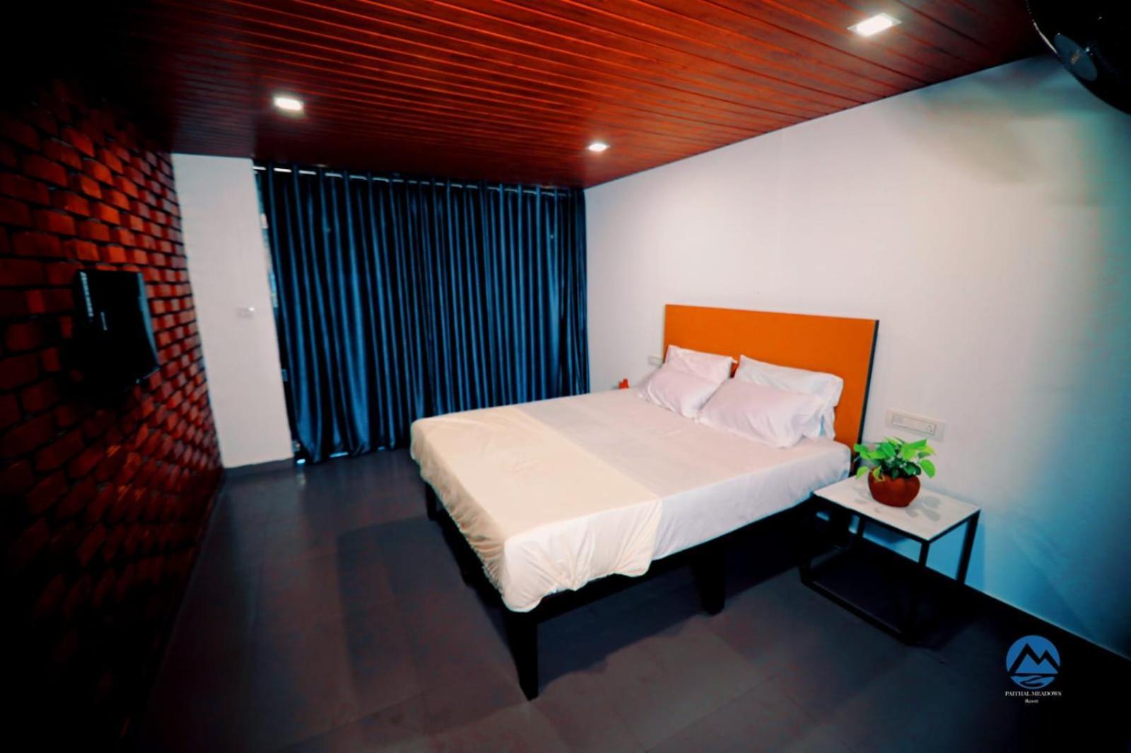 Paithal Meadows Hotel Paithalmala Bagian luar foto